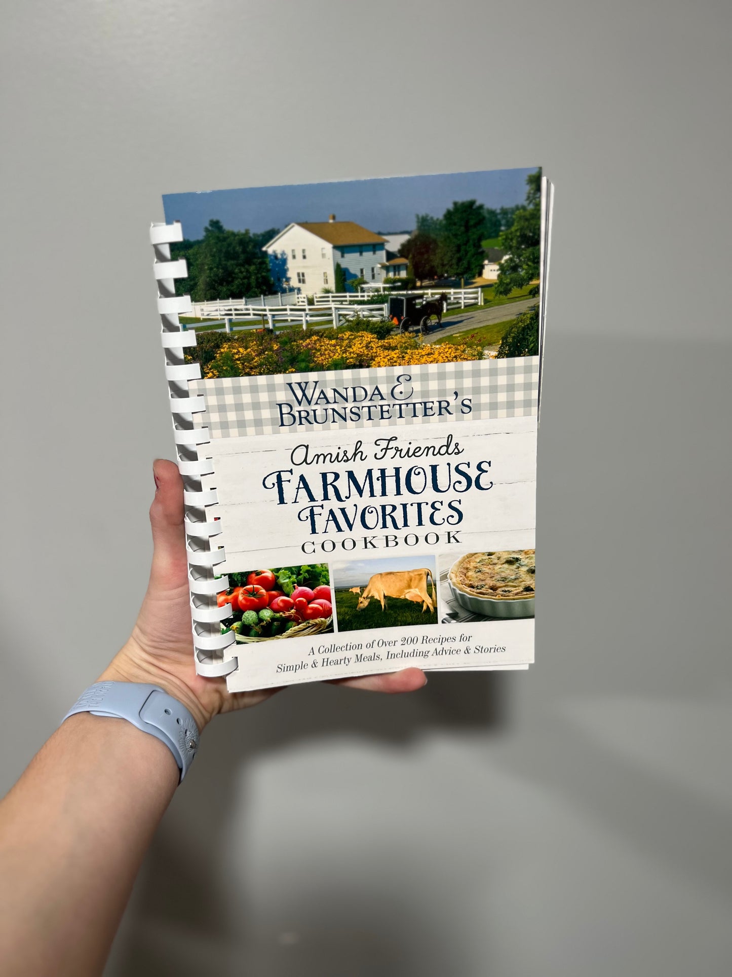 Amish Friends Farmhouse Favorites Cookbook
