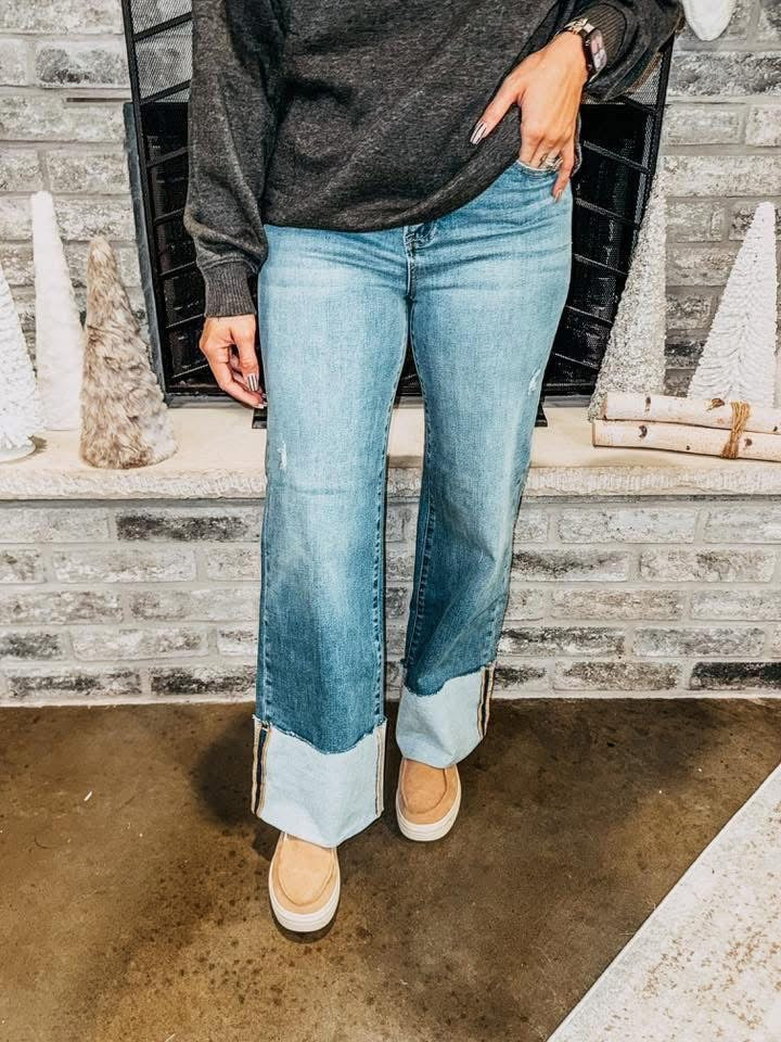 Risen High Cuffed Jeans